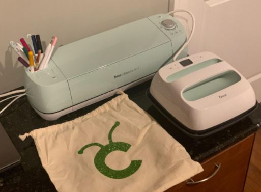 Cricut easypress 2 heat press comes with this design